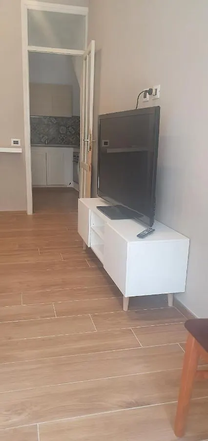 شقة Nuova Vicinissima Alla Spiaggia تيراسيني 0*,